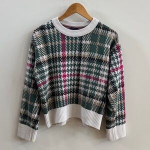💚 Tommy Hilfiger Plaid Crew Neck Sweater – Green, Cream & Pink
Size Medium